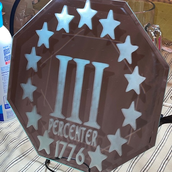 Etched III% mirror - Picture 2 of 2